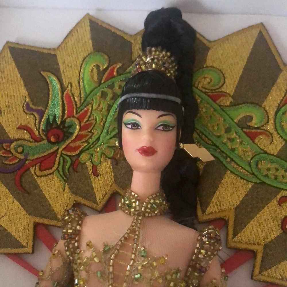 💚EUC 1998 Fantasy Goddess of Asia Barbie Doll💚 - Picture 5 of 12
